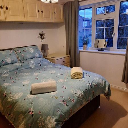 شقة Redmire - 2 Bed 1St Floor Flat Overlooking Green دارلينجتون المظهر الخارجي الصورة